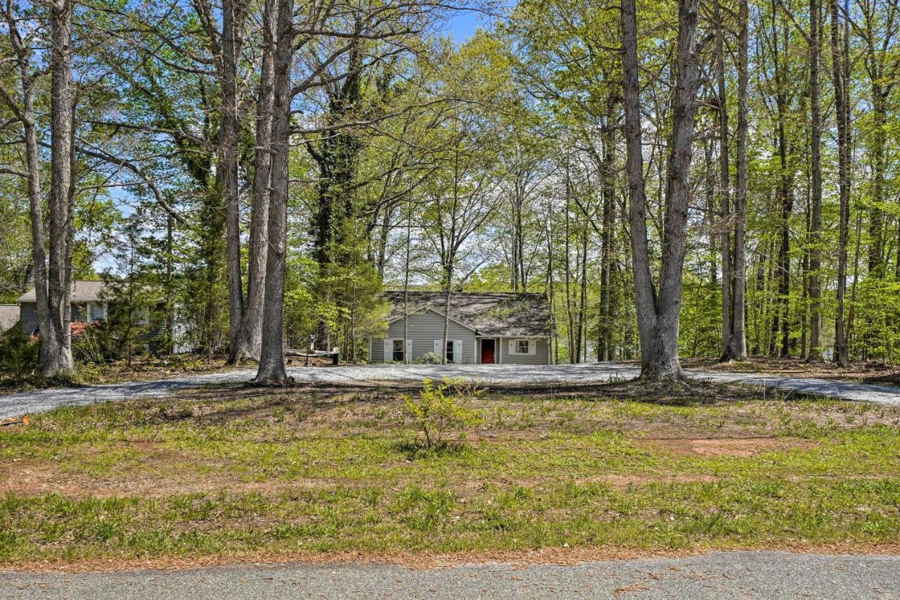 Waterfront Cottage With Boat Dock And 3 Decks! Bracey Bagian luar foto