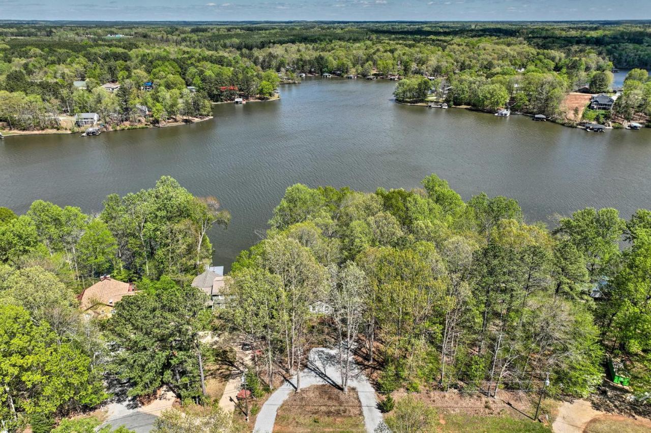 Waterfront Cottage With Boat Dock And 3 Decks! Bracey Bagian luar foto