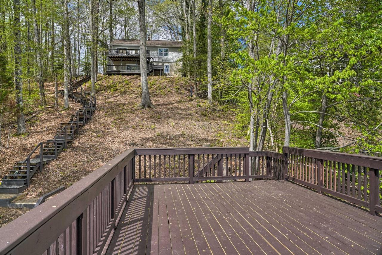 Waterfront Cottage With Boat Dock And 3 Decks! Bracey Bagian luar foto