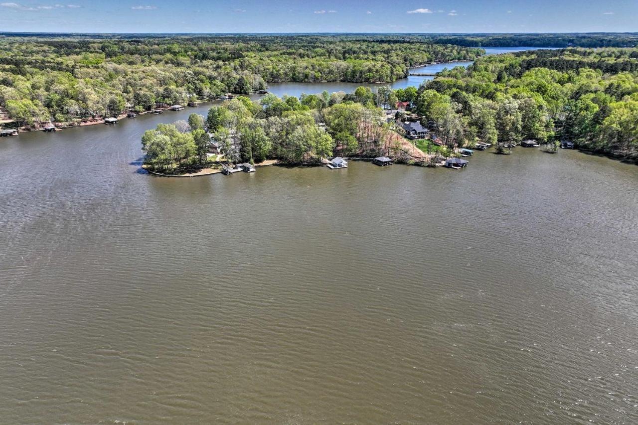 Waterfront Cottage With Boat Dock And 3 Decks! Bracey Bagian luar foto